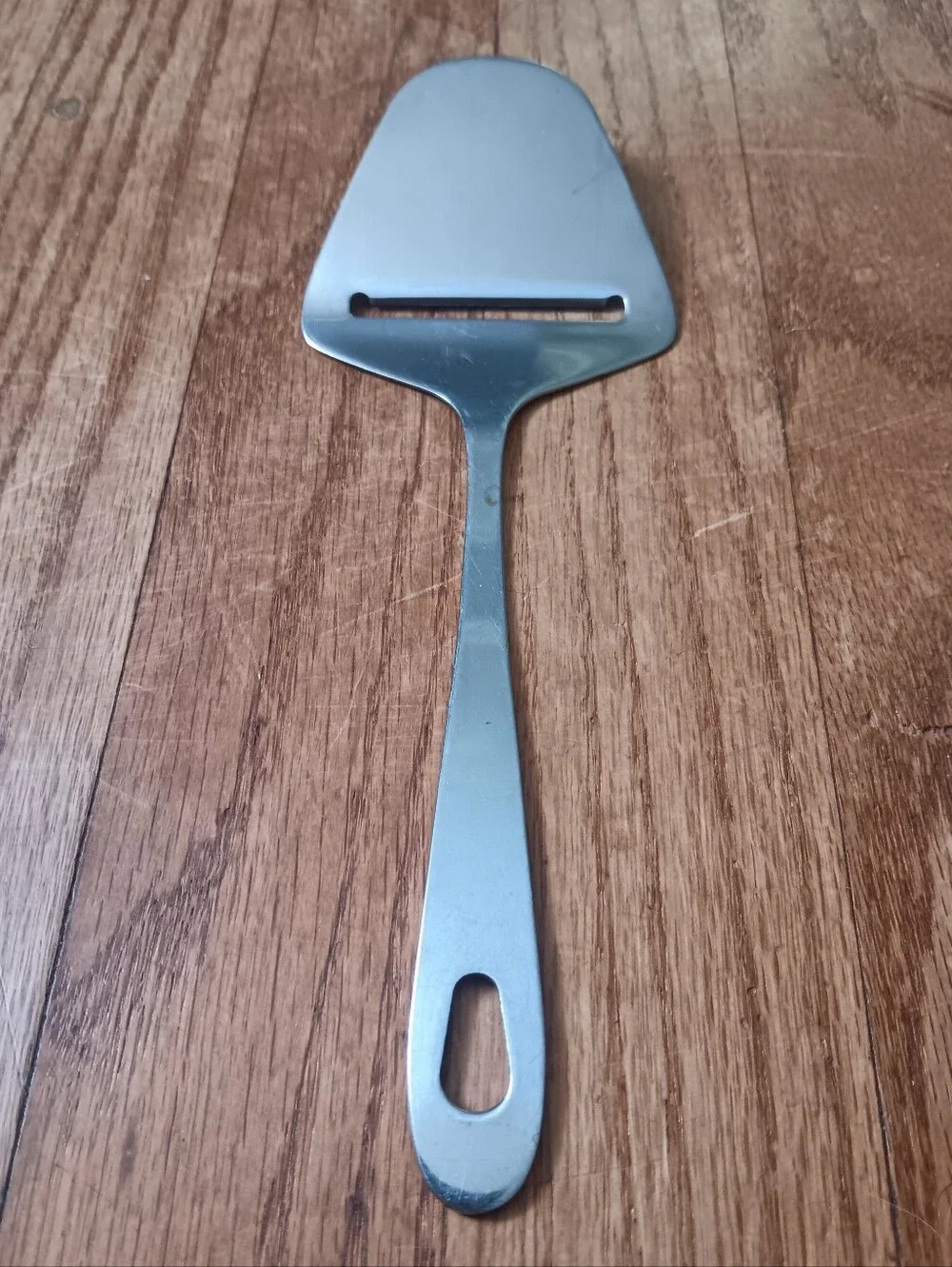 18/0 Stainless Steel Minimalist Cheese Slicer & Server